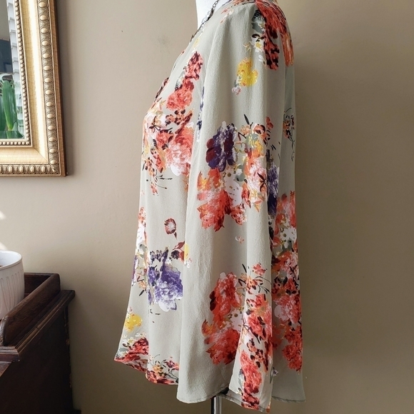 Tolani Green Silk Floral Tie Neck Bell Sleeve Tunic Top Size Large - Picture 4 of 11